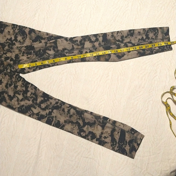 🔥 Lululemon leggings, size 6 - Picture 6 of 7